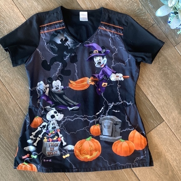 Disney Halloween scrub top sz small - Picture 2 of 9